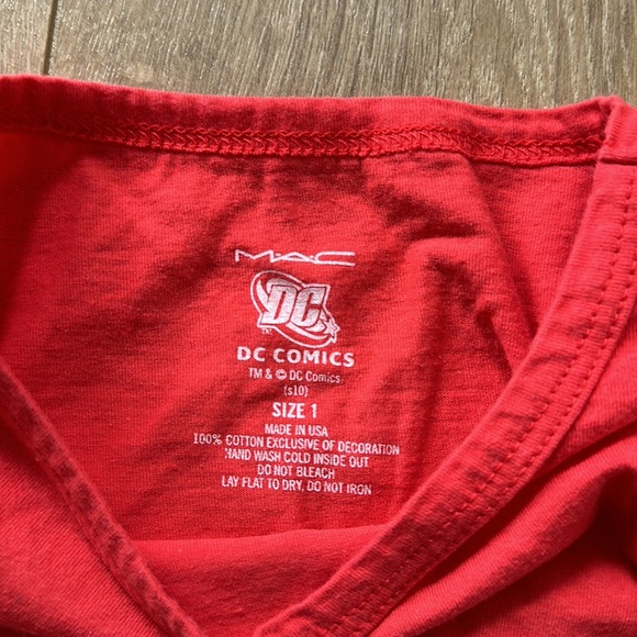 MAC Wonder Woman DC Comics T-shirt - Picture 3 of 4